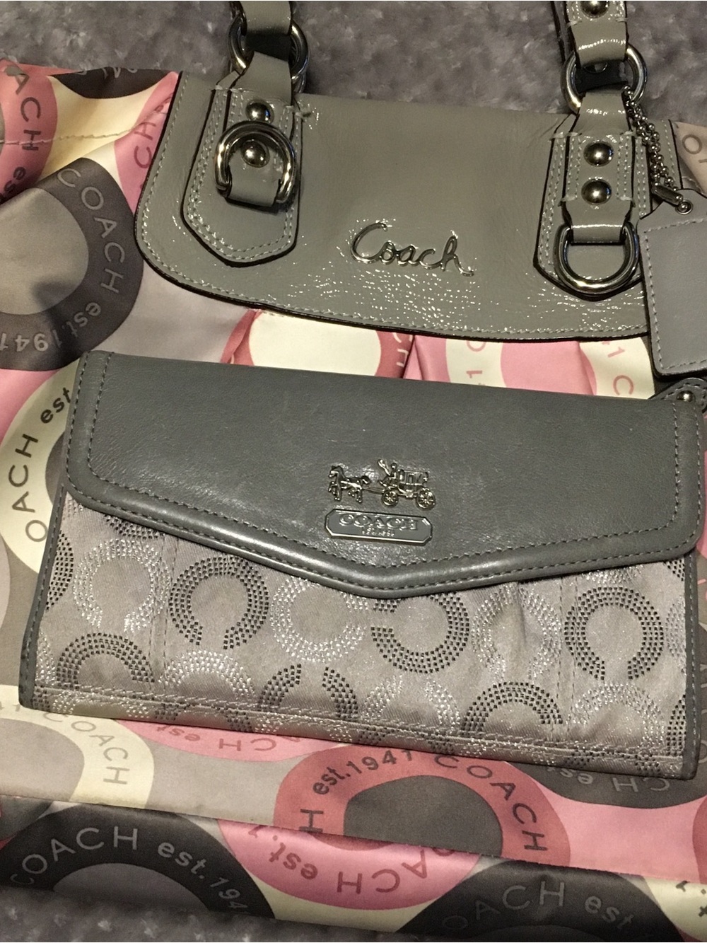 RARE VINTAGE COACH **PURSE + WALLET+** Pink, Gray & Cream Signature Circle - Picture 5 of 5